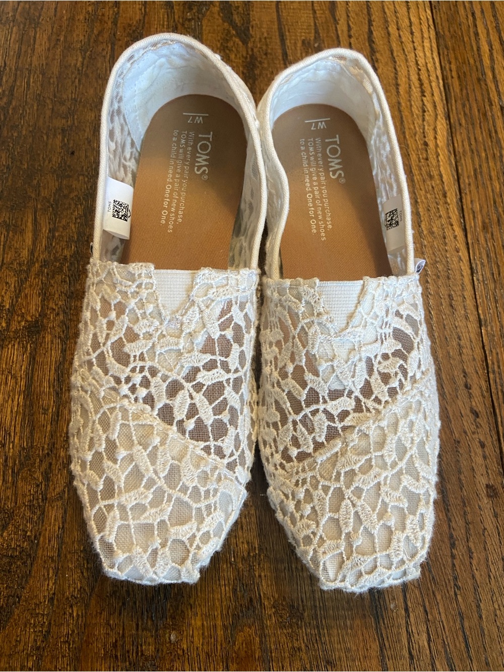 TOMS Women's Ivory Lace Slip-On Flats